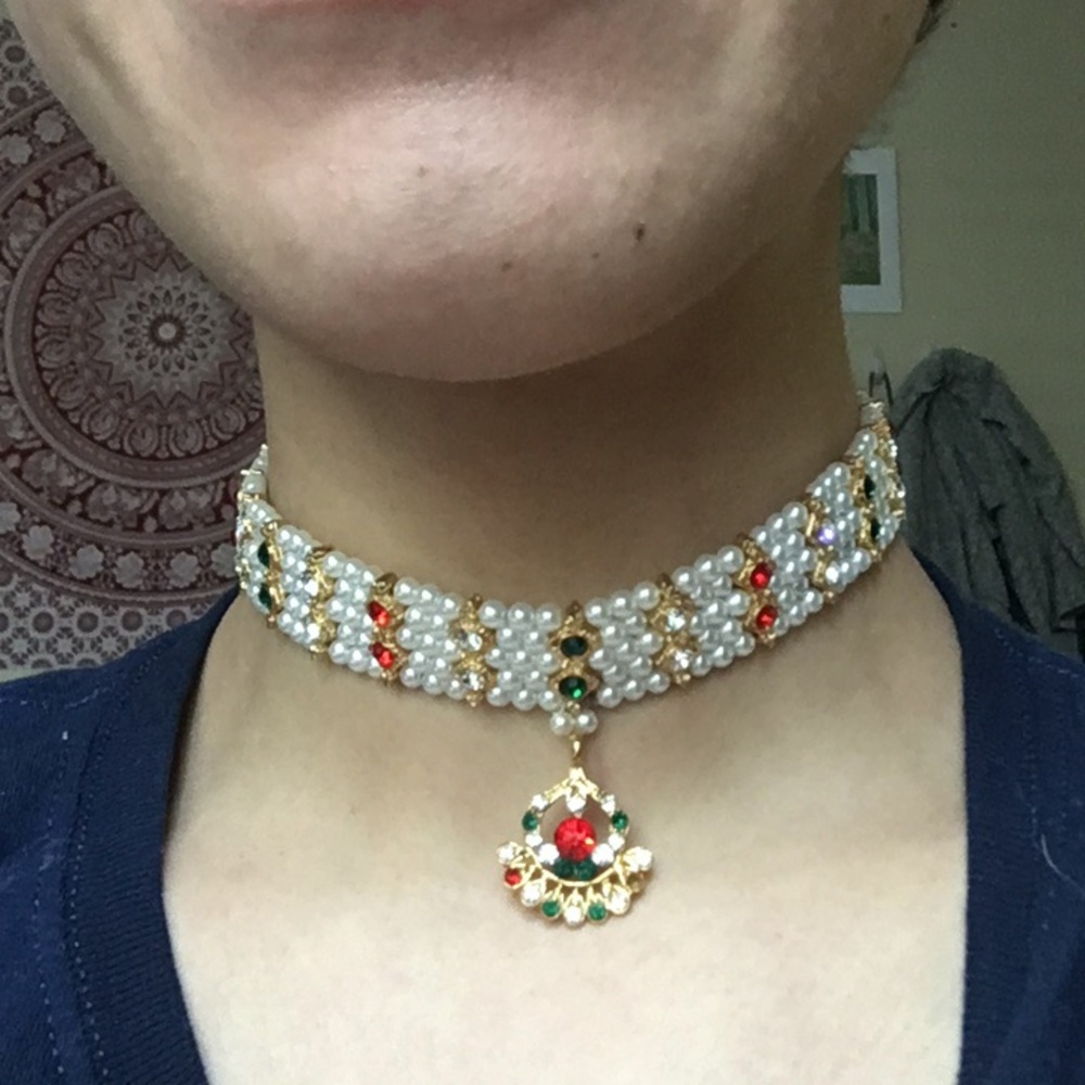 Choker necklace